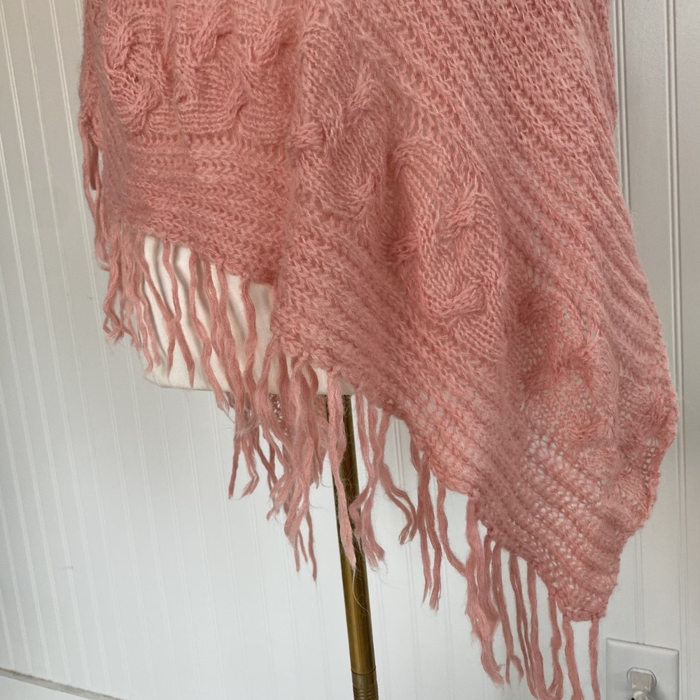 Vintage American Eagle Y2K Cable Knit Fringe Cape Poncho Asymmetric Mohair Soft - Picture 3 of 9